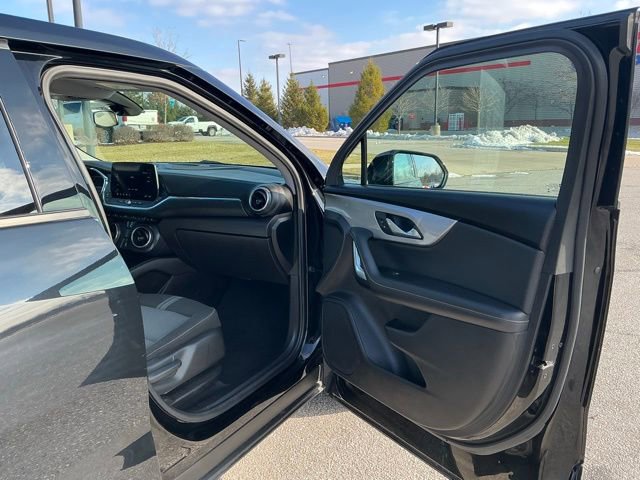 Used 2025 Chevrolet Blazer LT image 21