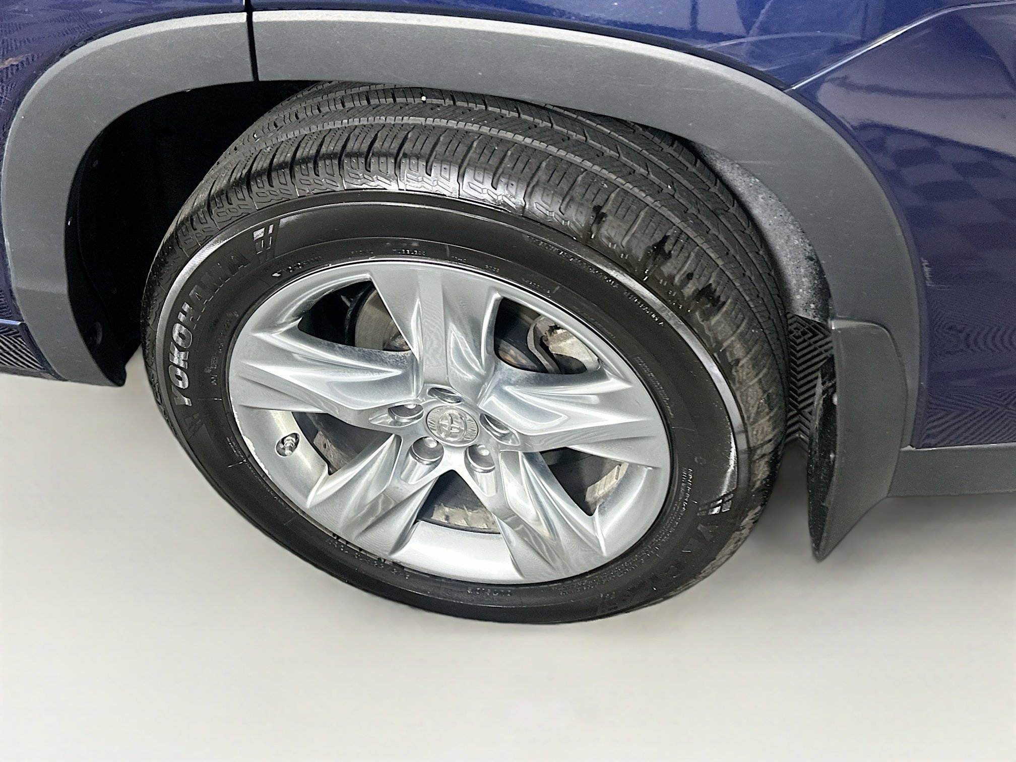 Used 2015 Toyota Highlander Limited Platinum image 11