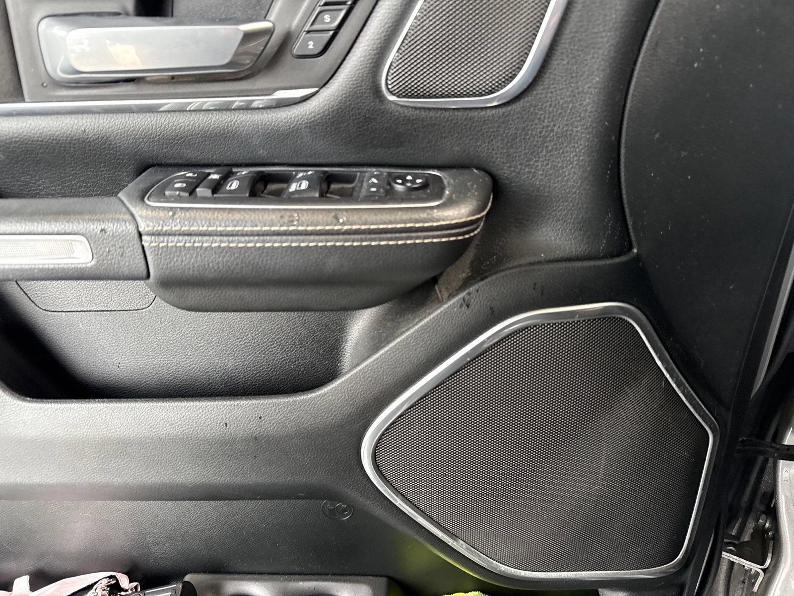 Used 2019 RAM 1500 Laramie RWD image 17