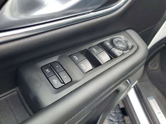 Used 2022 Chevrolet Tahoe Z71 w/ Luxury Package image 9