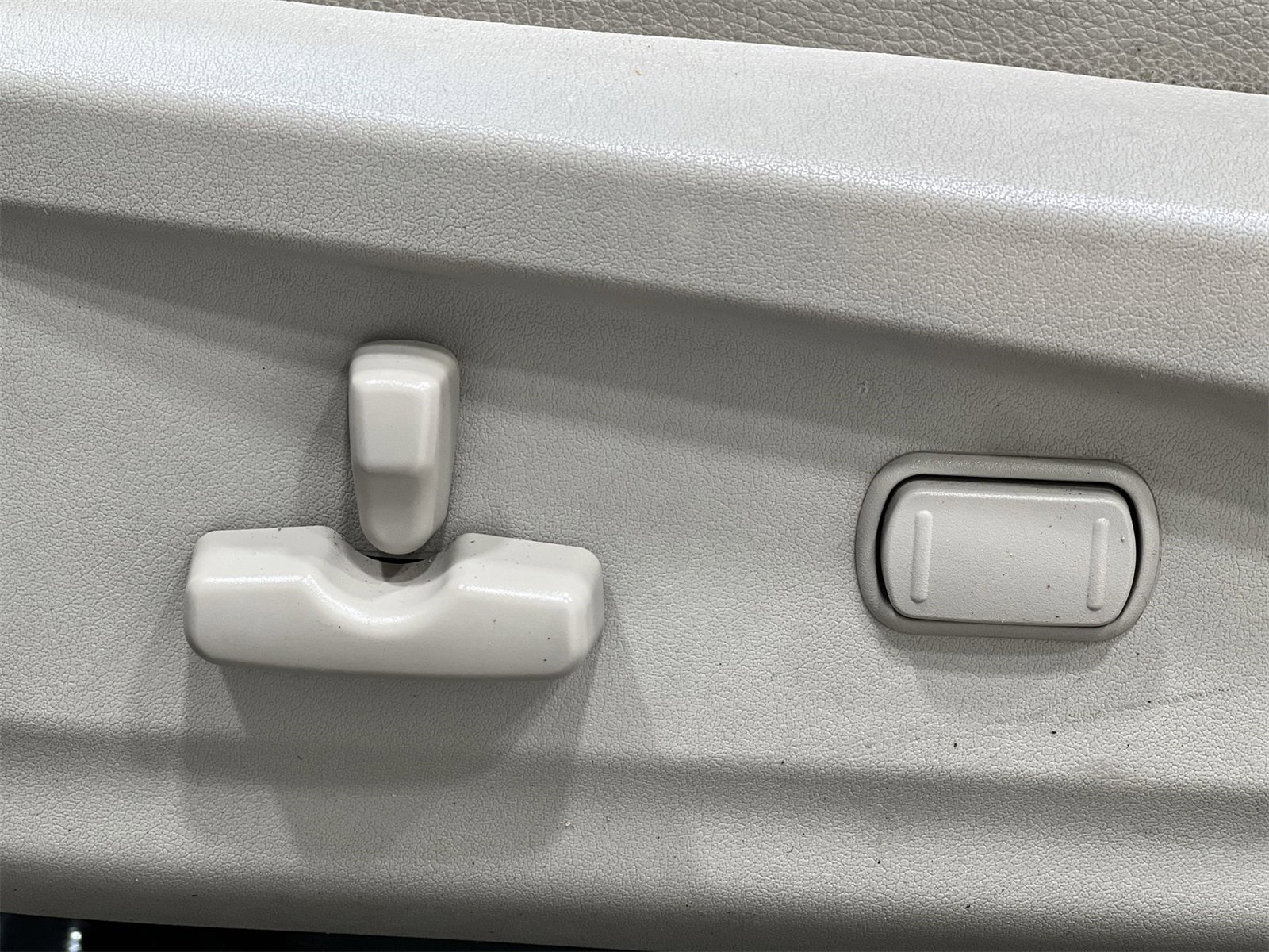 Used 2014 Subaru Outback 2.5i Limited image 12