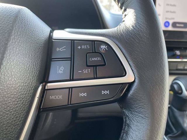 Used 2025 Toyota Sienna XLE image 27