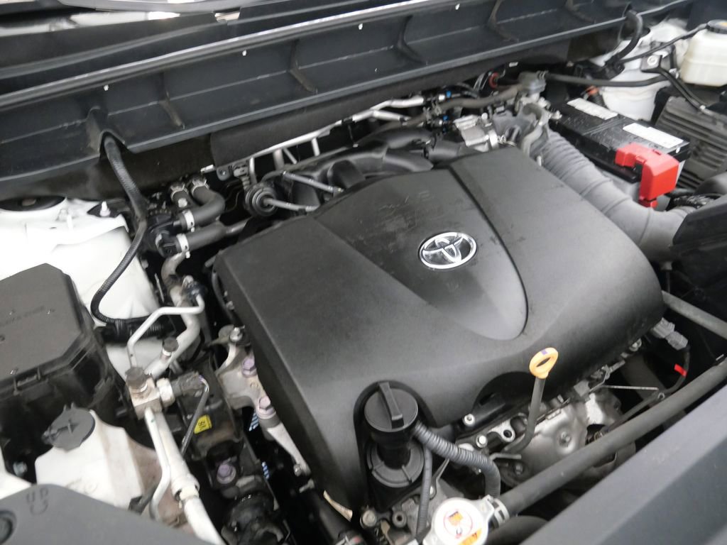 Used 2021 Toyota Highlander XLE AWD/4WD image 11