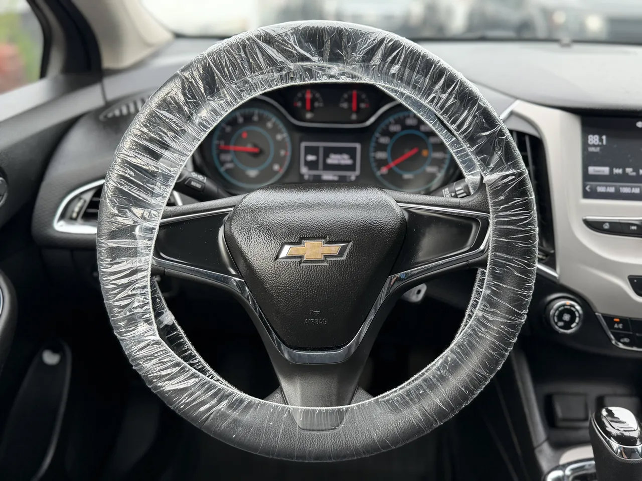 Used 2017 Chevrolet Cruze LS FWD image 43