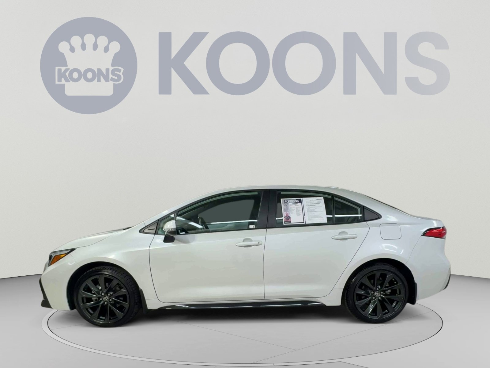 Used 2024 Toyota Corolla SE w/ SE Convenience Package FWD image 7