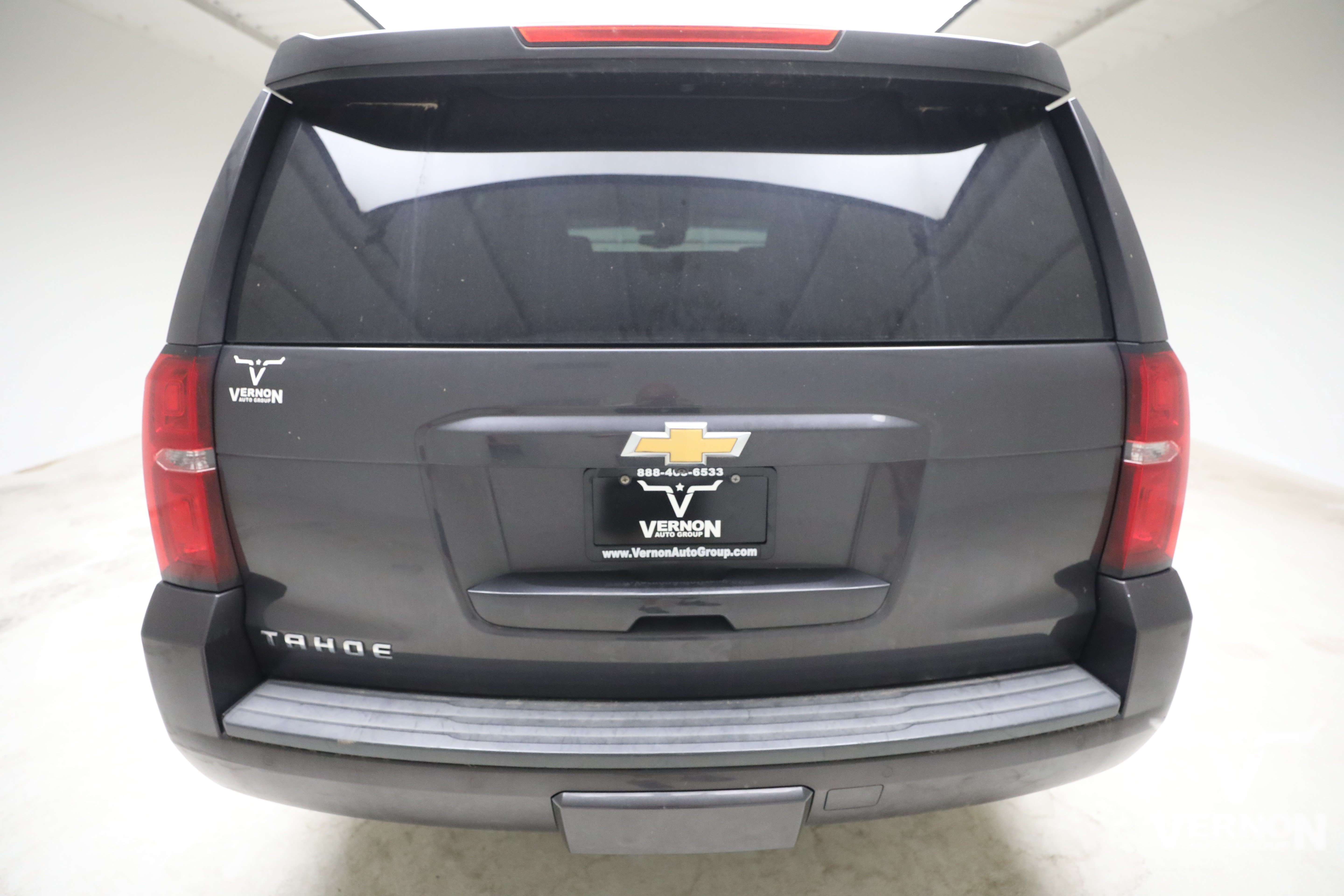 Used 2016 Chevrolet Tahoe LT w/ Luxury Package RWD image 3