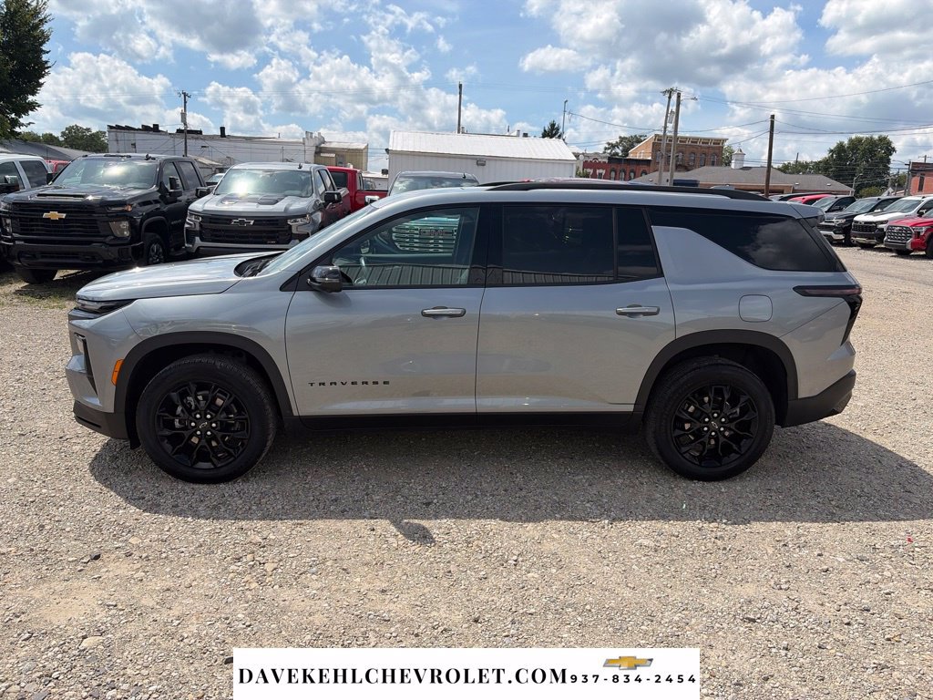 Used 2026 Chevrolet Traverse LT w/ Midnight/Sport Edition AWD/4WD image 2