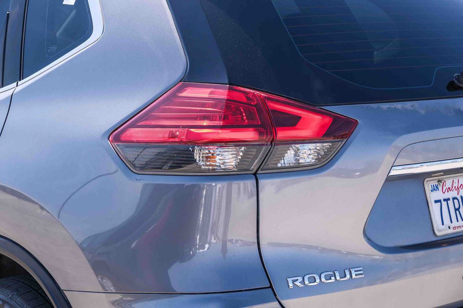 Used 2017 Nissan Rogue S AWD/4WD image 7