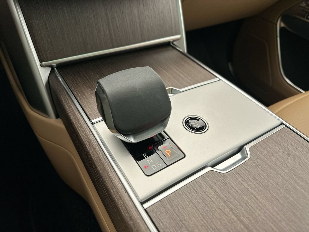 Certified 2025 Land Rover Range Rover SE AWD/4WD image 10