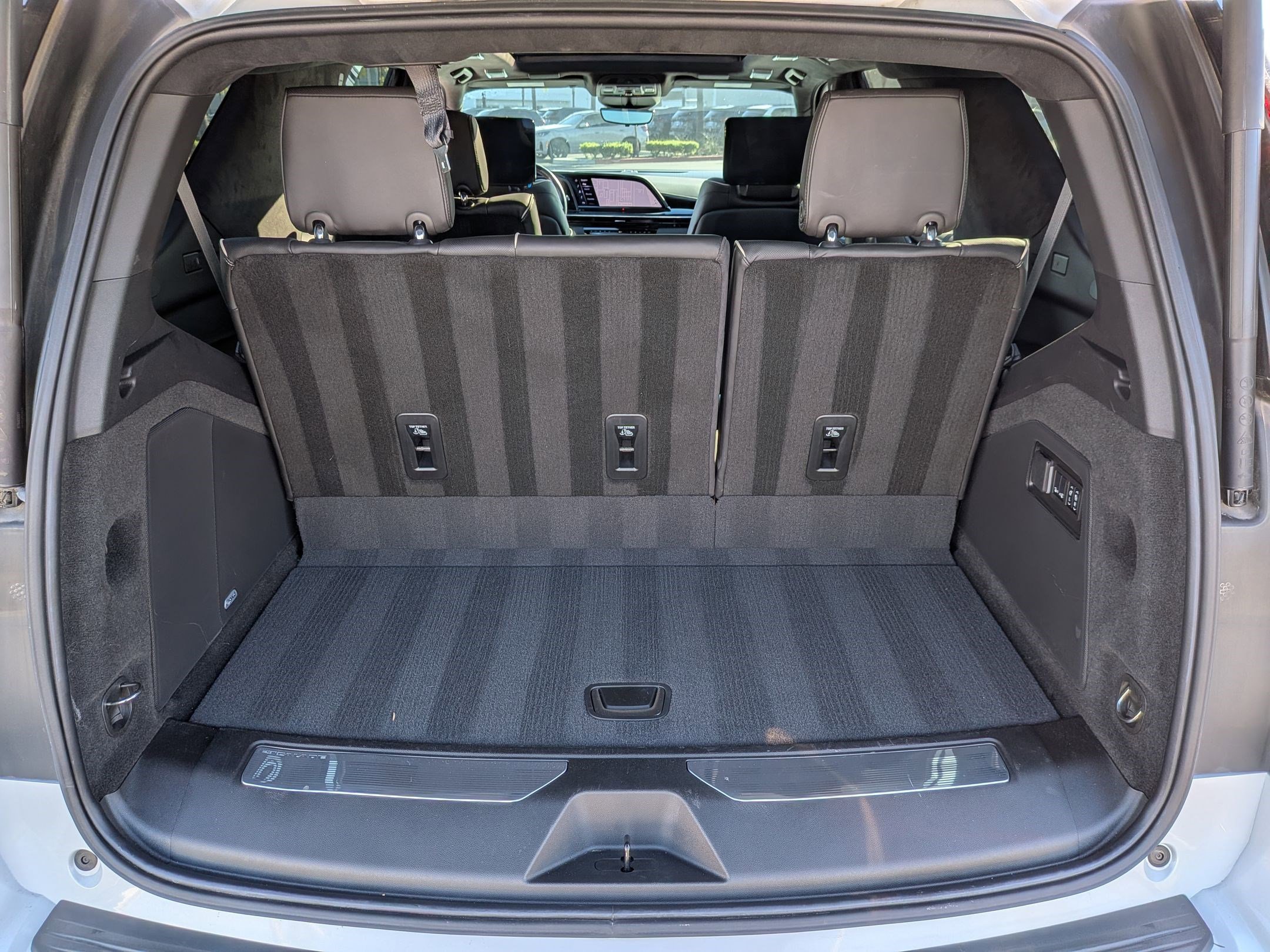 Used 2024 Cadillac Escalade V w/ Heavy-Duty Trailer Package image 32