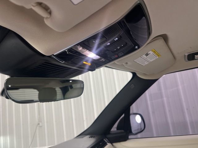 Used 2025 Land Rover Range Rover Long Wheelbase SE image 37