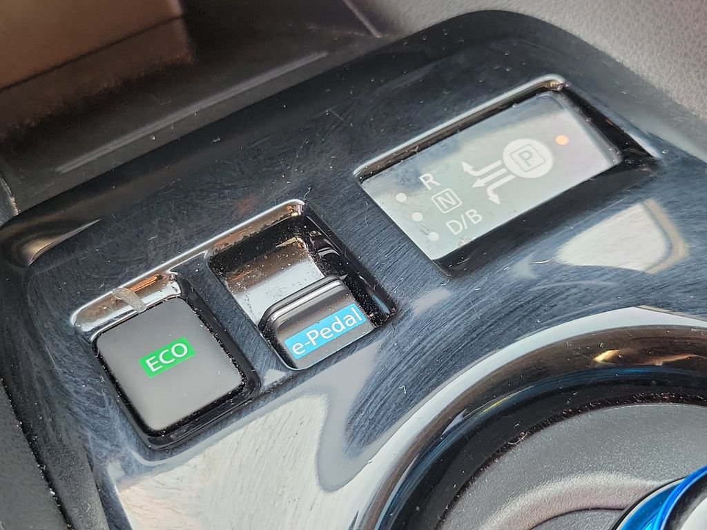 Used 2018 Nissan Leaf SV w/ SV All Weather Package FWD image 29