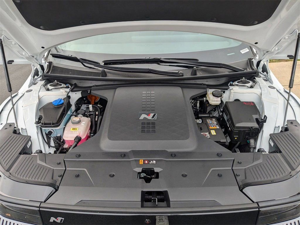 New 2025 Hyundai Ioniq 5 N Base image 8