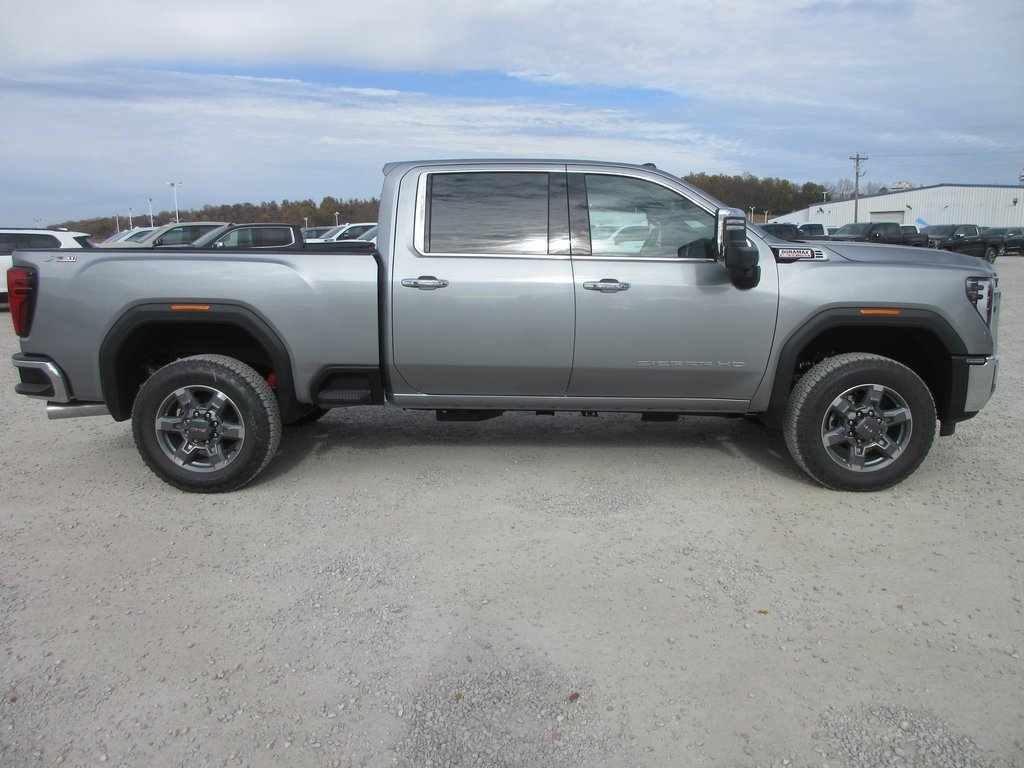 New 2026 GMC Sierra 3500 SLT image 2