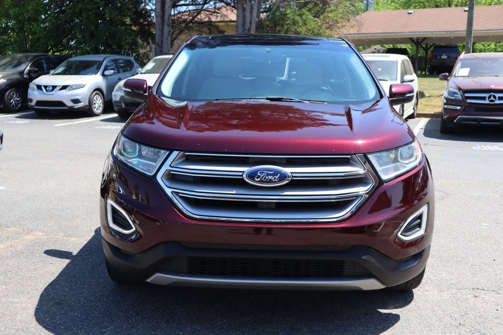 Used 2017 Ford Edge Titanium w/ Equipment Group 301A FWD image 2