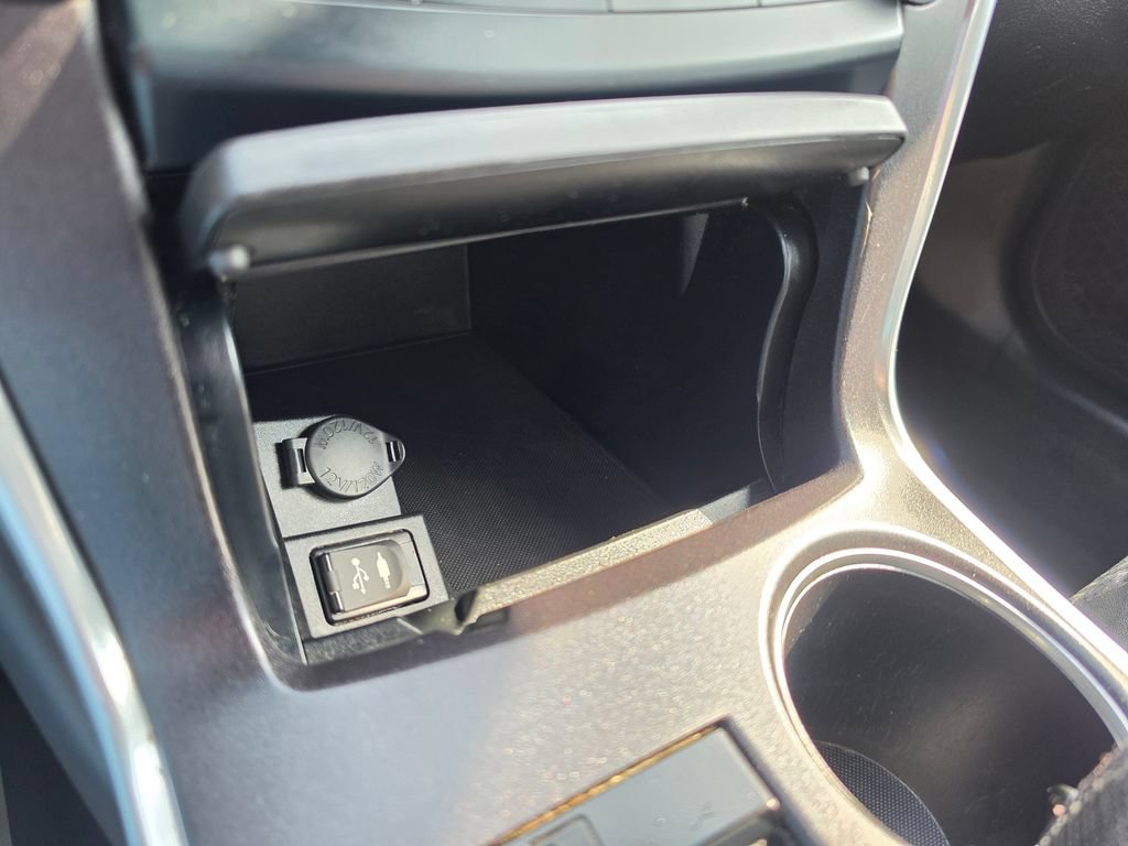 Used 2015 Toyota Camry SE FWD image 22