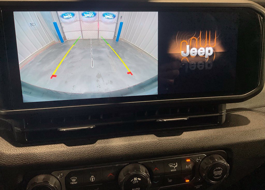Used 2025 Jeep Wrangler Sport AWD/4WD image 16