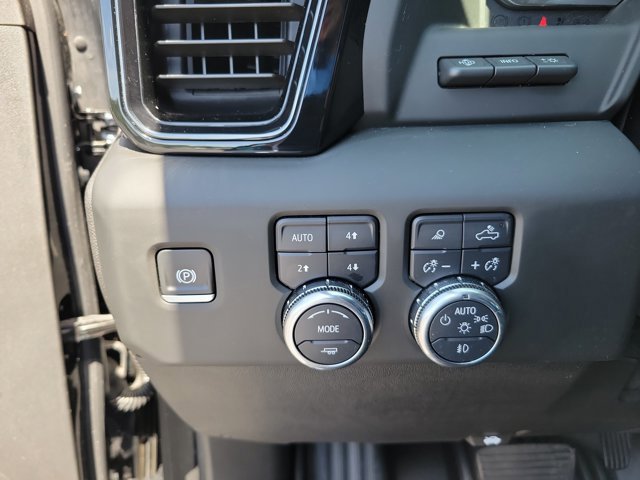 Used 2025 GMC Sierra 2500 AT4X AWD/4WD image 25
