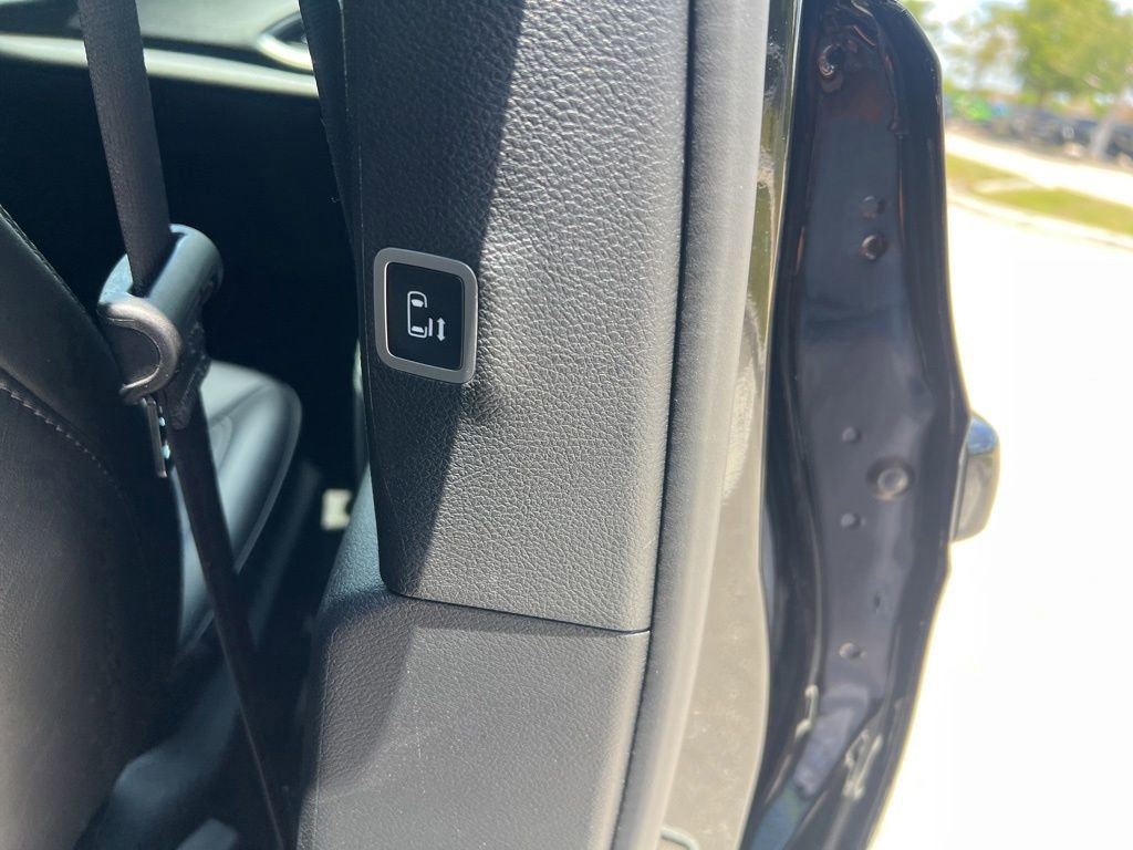 Used 2024 Chrysler Pacifica Touring-L w/ S Appearance Package FWD image 42