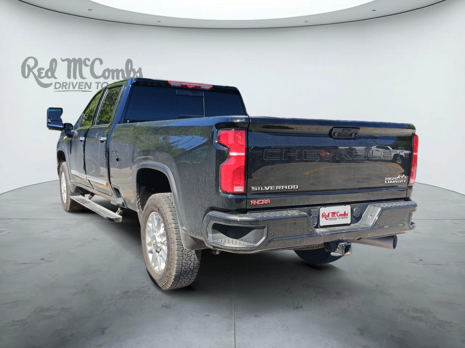 Used 2024 Chevrolet Silverado 3500 High Country w/ High Country Premium Package AWD/4WD image 6