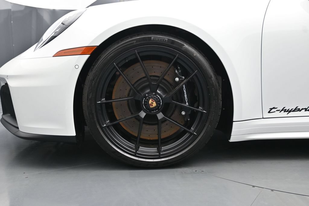 Used 2026 Porsche 911 Carrera GTS RWD image 8