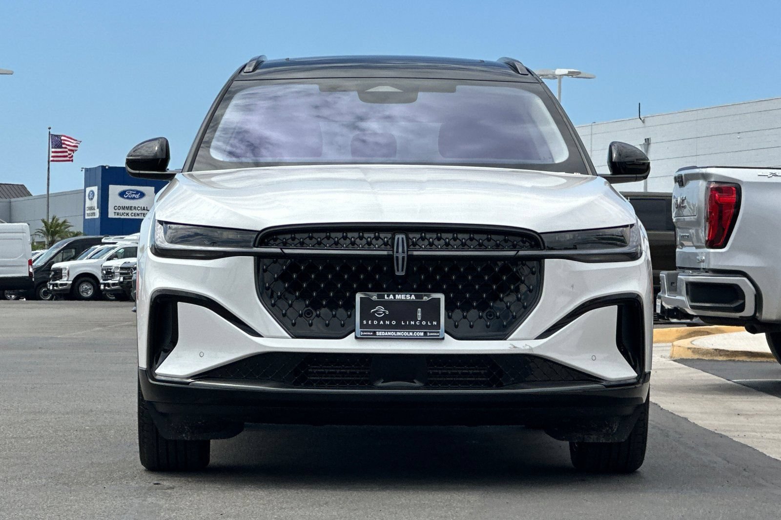 New 2026 Lincoln Nautilus Reserve w/ Jet Appearance Package AWD/4WD image 8