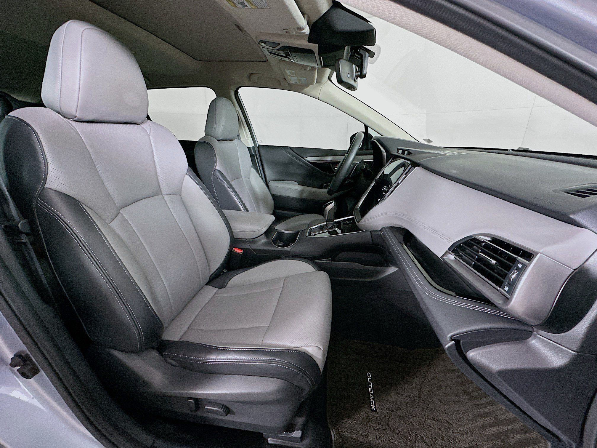 Used 2025 Subaru Outback Limited AWD/4WD image 33