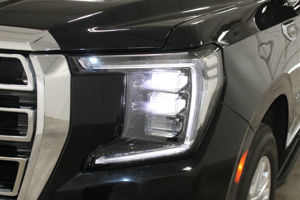 Used 2023 GMC Yukon XL SLT w/ SLT Luxury Package RWD image 13
