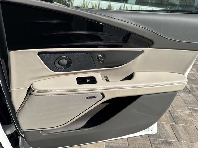 New 2025 Lincoln Nautilus Reserve w/ Jet Appearance Package image 17