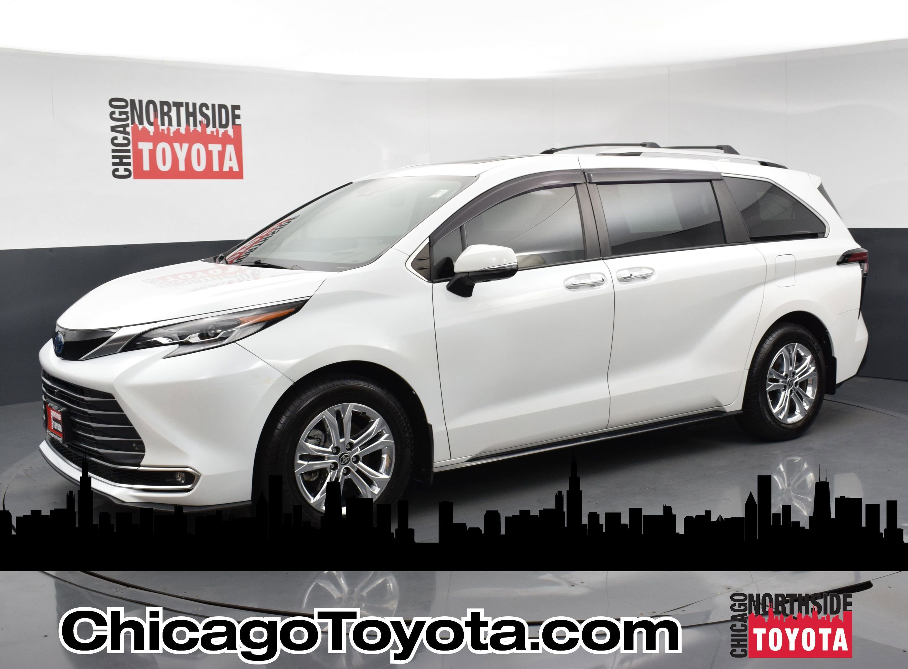 Used 2022 Toyota Sienna Platinum AWD/4WD image 1