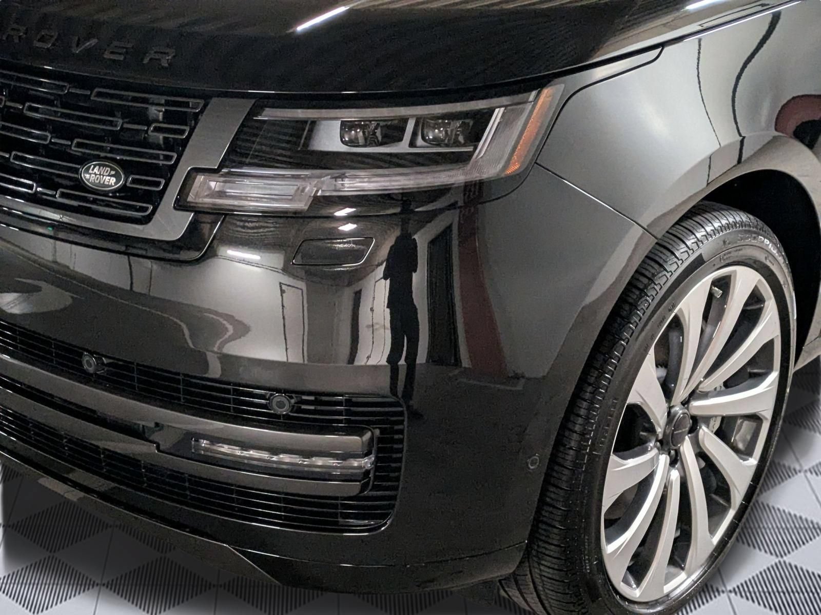 New 2026 Land Rover Range Rover Long Wheelbase SE AWD/4WD image 10