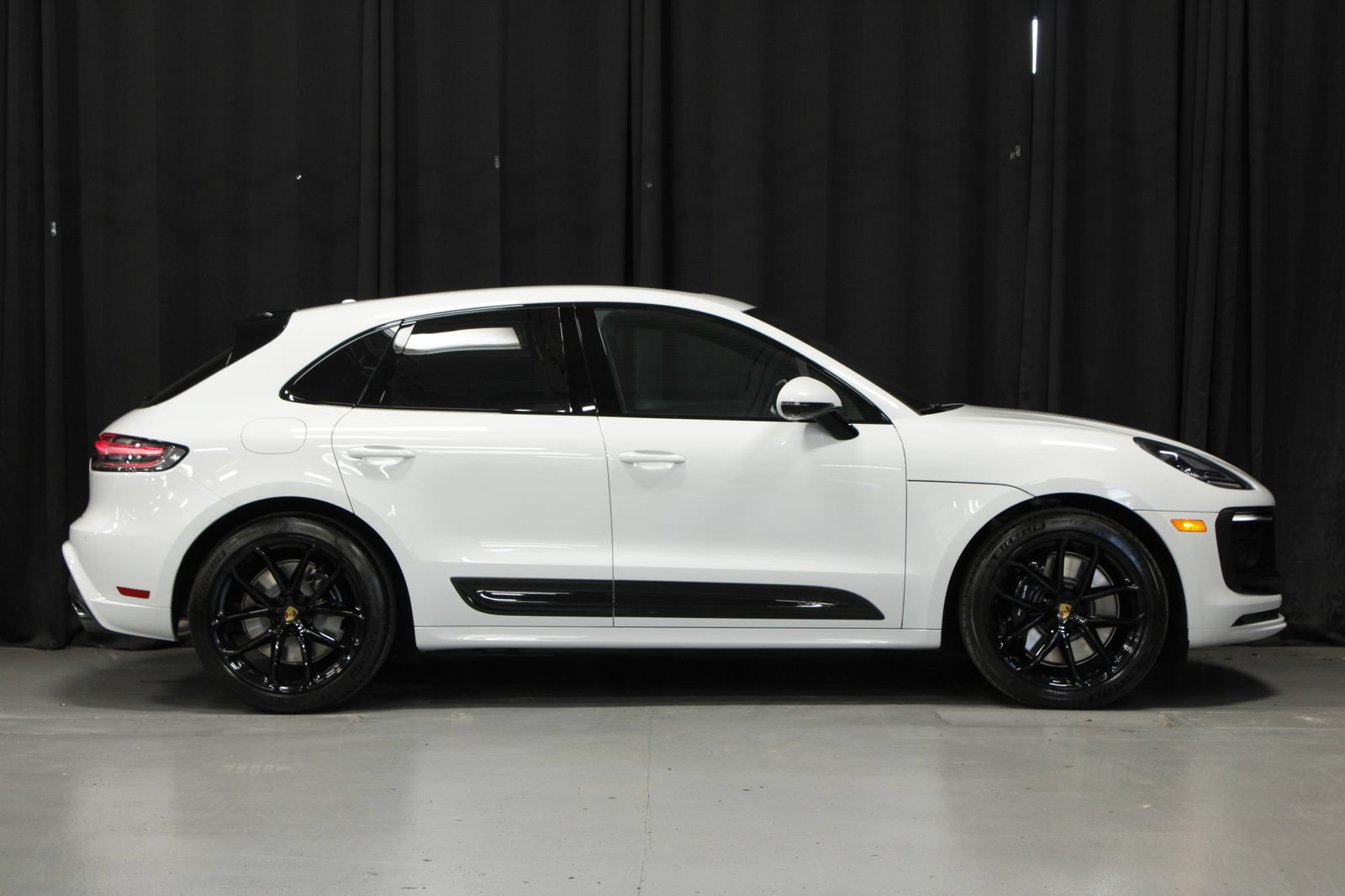 New 2026 Porsche Macan GTS AWD/4WD image 8