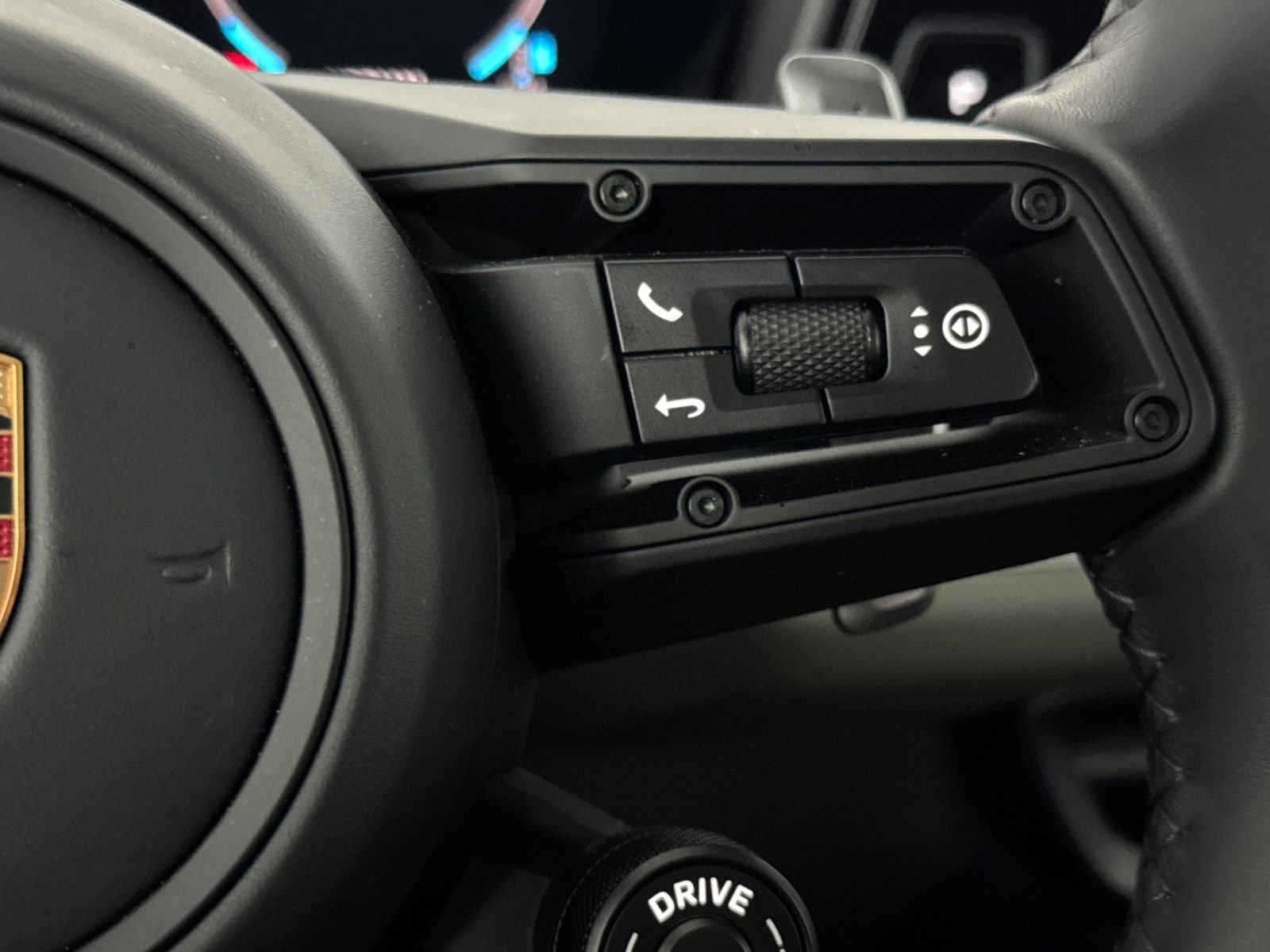 Certified 2025 Porsche Cayenne Coupe image 30