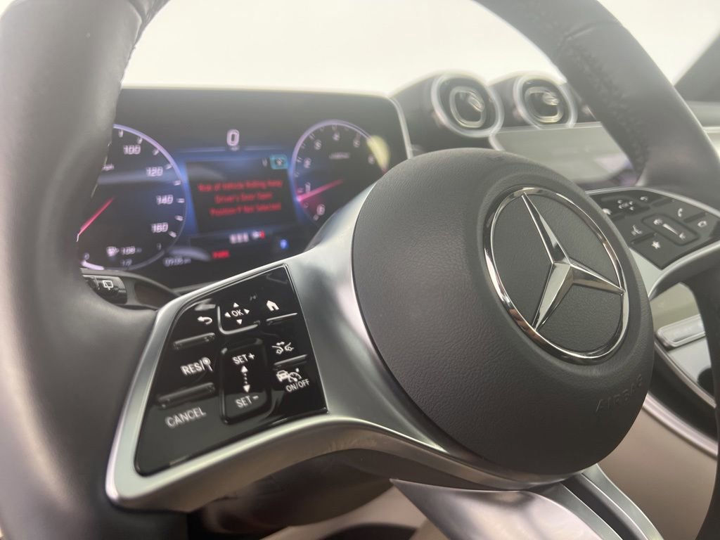 Used 2024 Mercedes-Benz GLC 300 4MATIC image 35