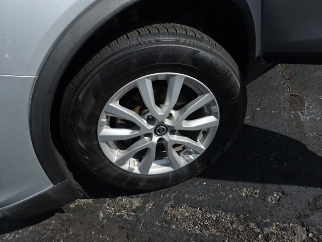 Used 2019 Nissan Rogue SV image 54