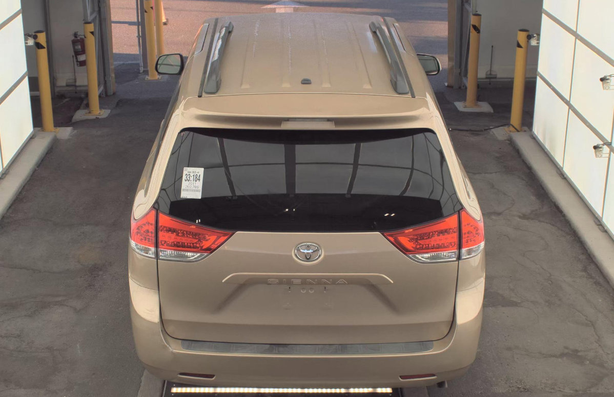 Used 2011 Toyota Sienna LE image 5