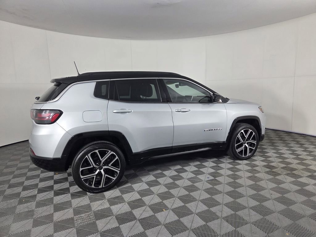Certified 2025 Jeep Compass Limited w/ Elite Group AWD/4WD image 6