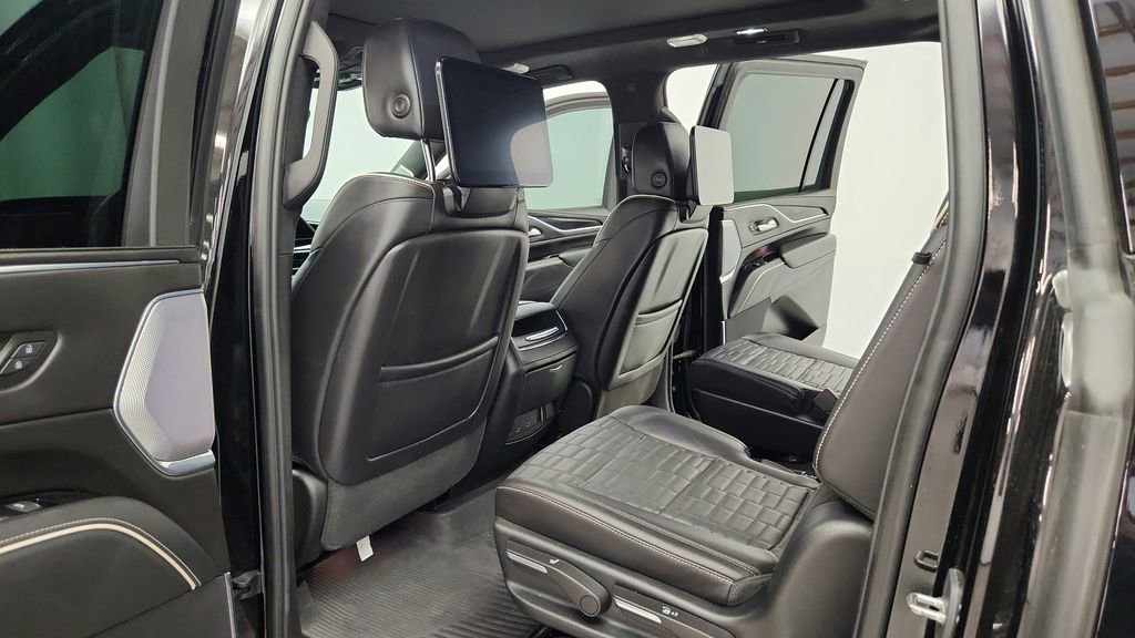 Used 2023 Cadillac Escalade ESV V w/ Heavy-Duty Trailer Package image 38