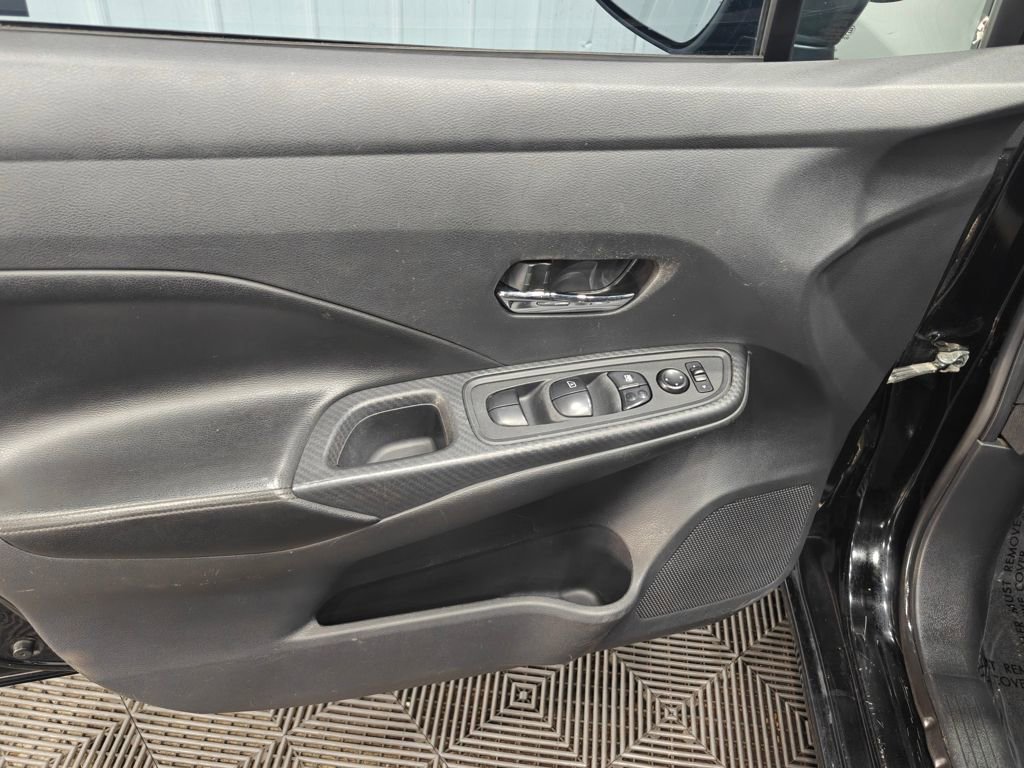 Used 2020 Nissan Versa SV image 37