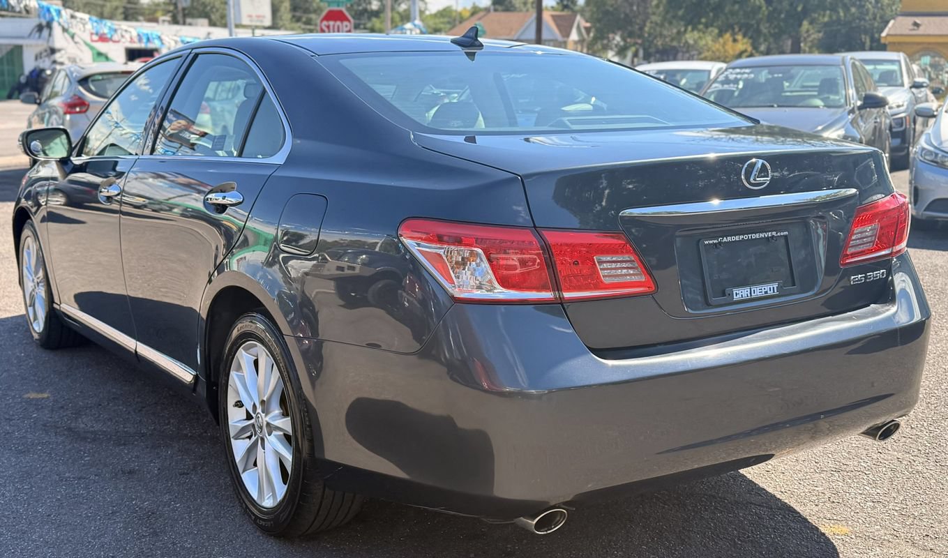 Used 2011 Lexus ES 350 w/ Preferred Accessory Package FWD image 5