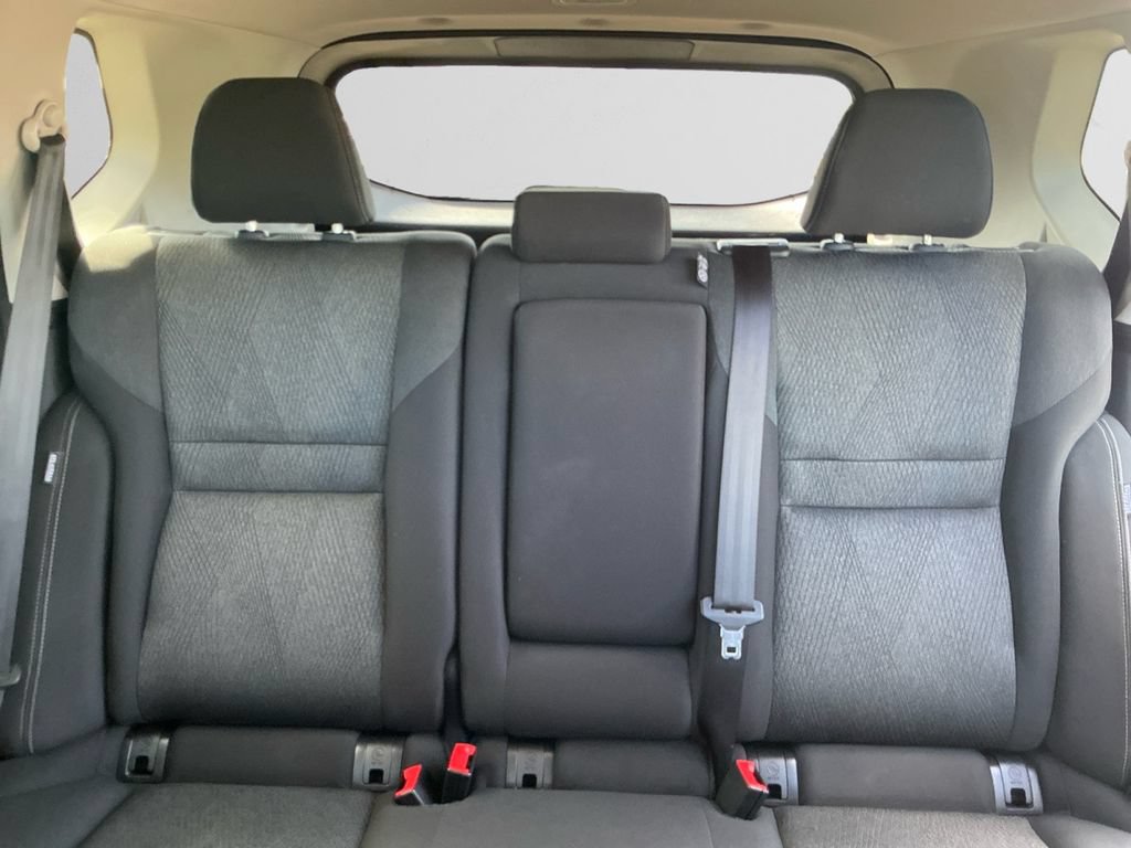Used 2025 Nissan Rogue SV AWD/4WD image 13