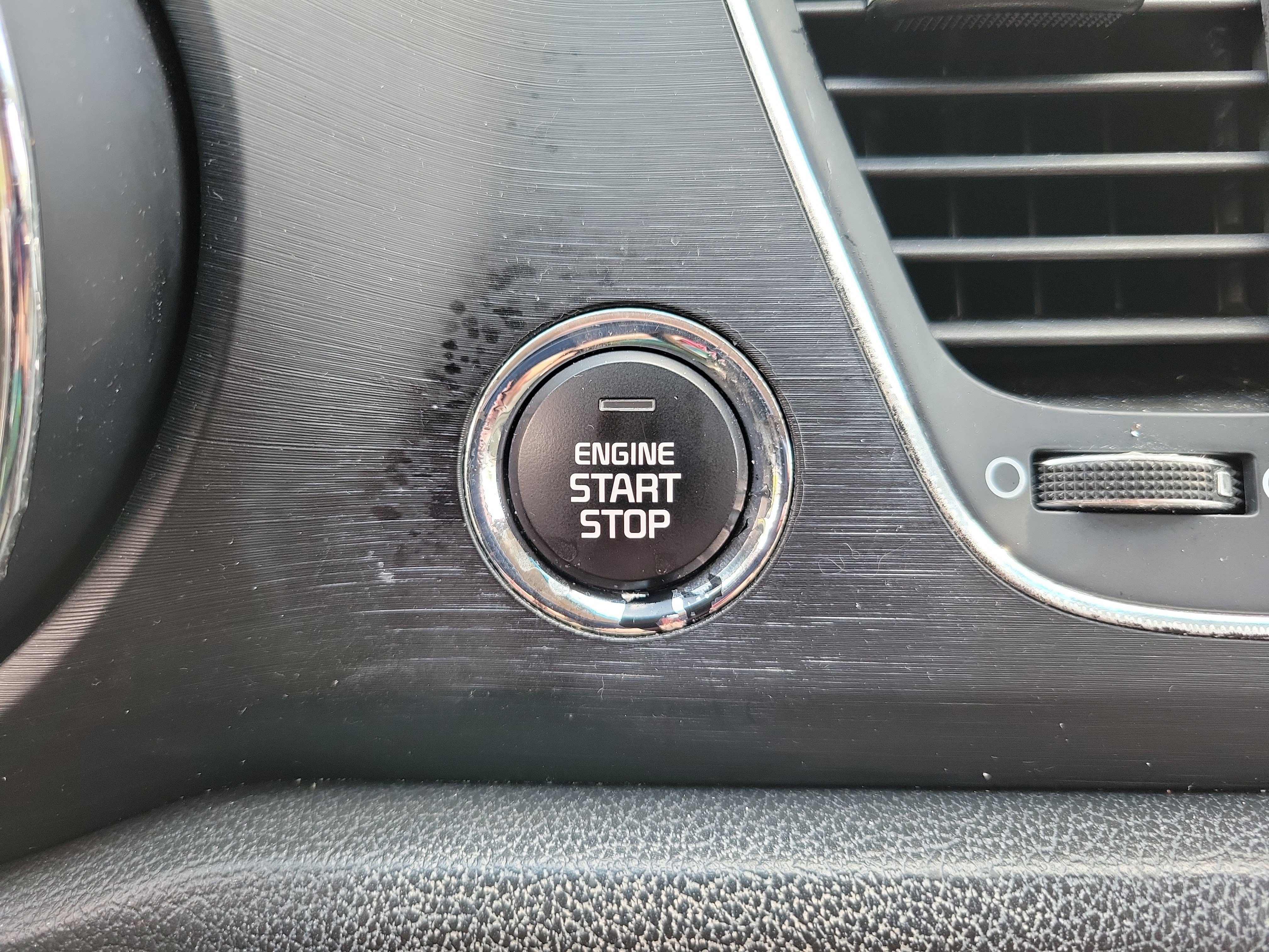 Used 2020 Kia Sedona EX FWD image 11