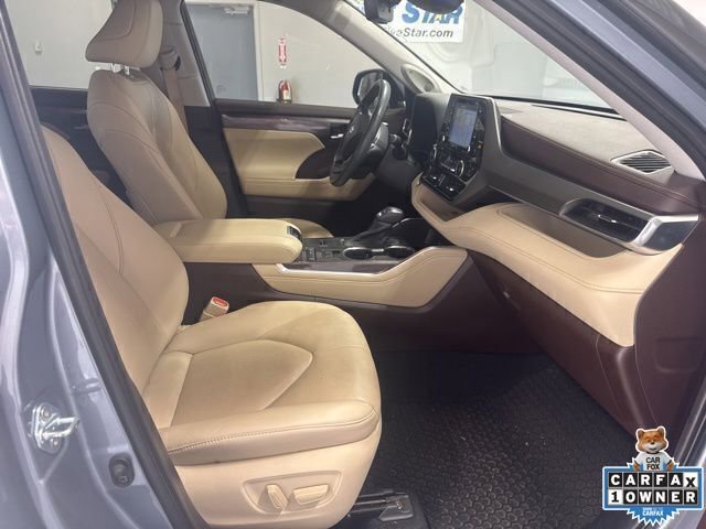 Used 2021 Toyota Highlander Limited image 22