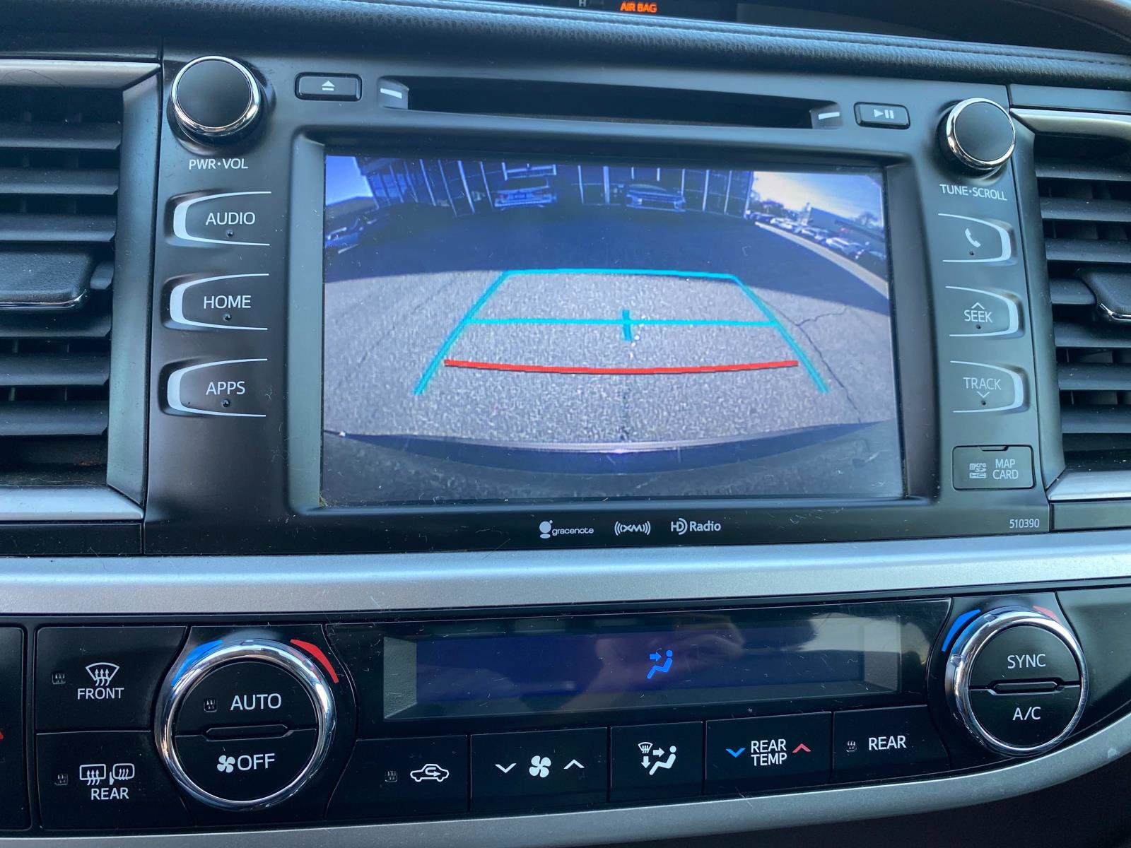 Used 2019 Toyota Highlander XLE image 13