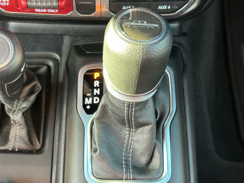 Used 2025 Jeep Gladiator Mojave w/ Convenience Group image 38