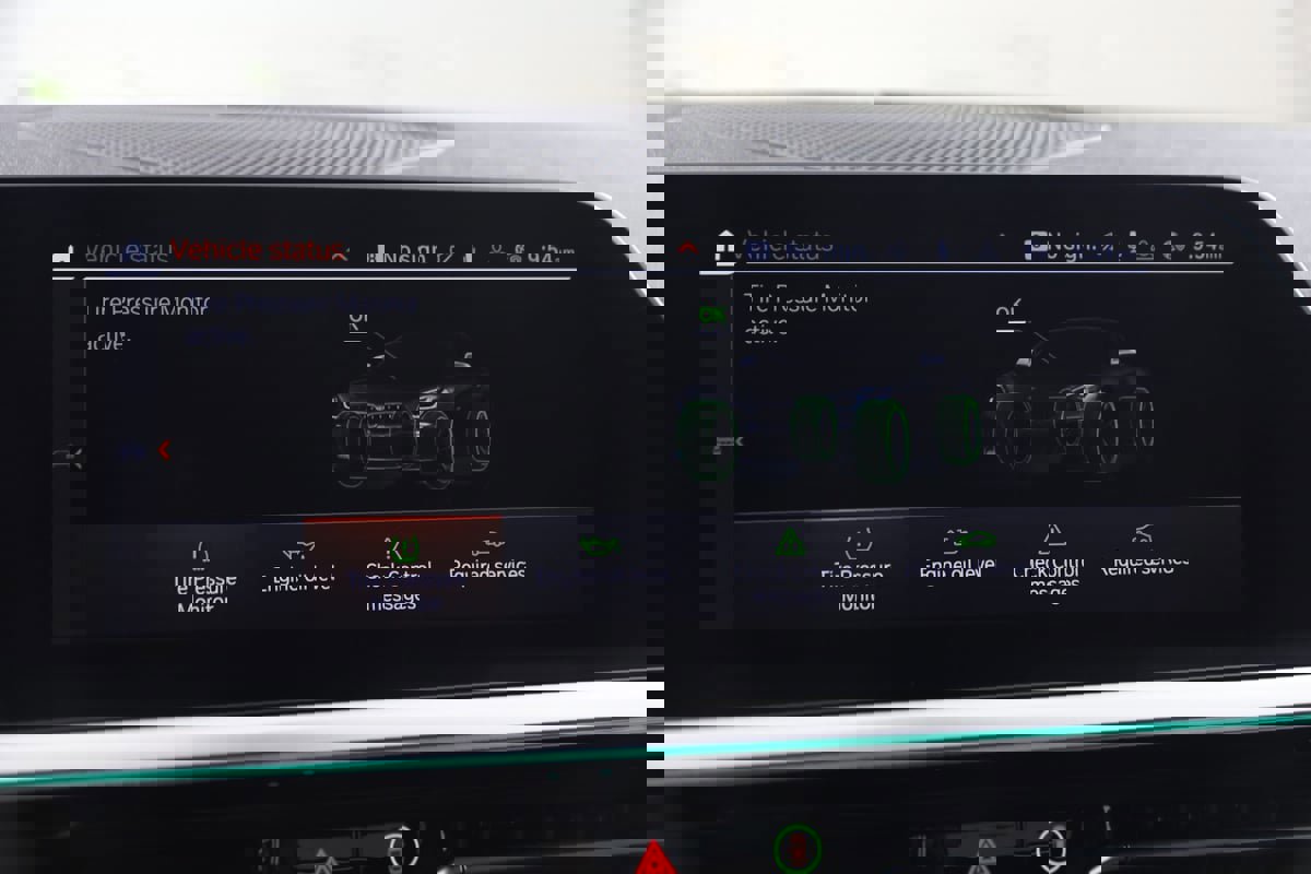 Used 2022 BMW Z4 M40i w/ Premium Package image 44