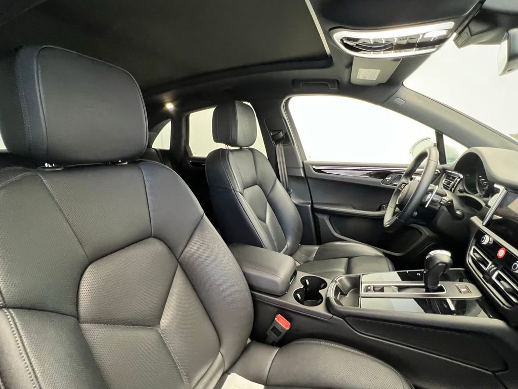Used 2024 Porsche Macan S image 18