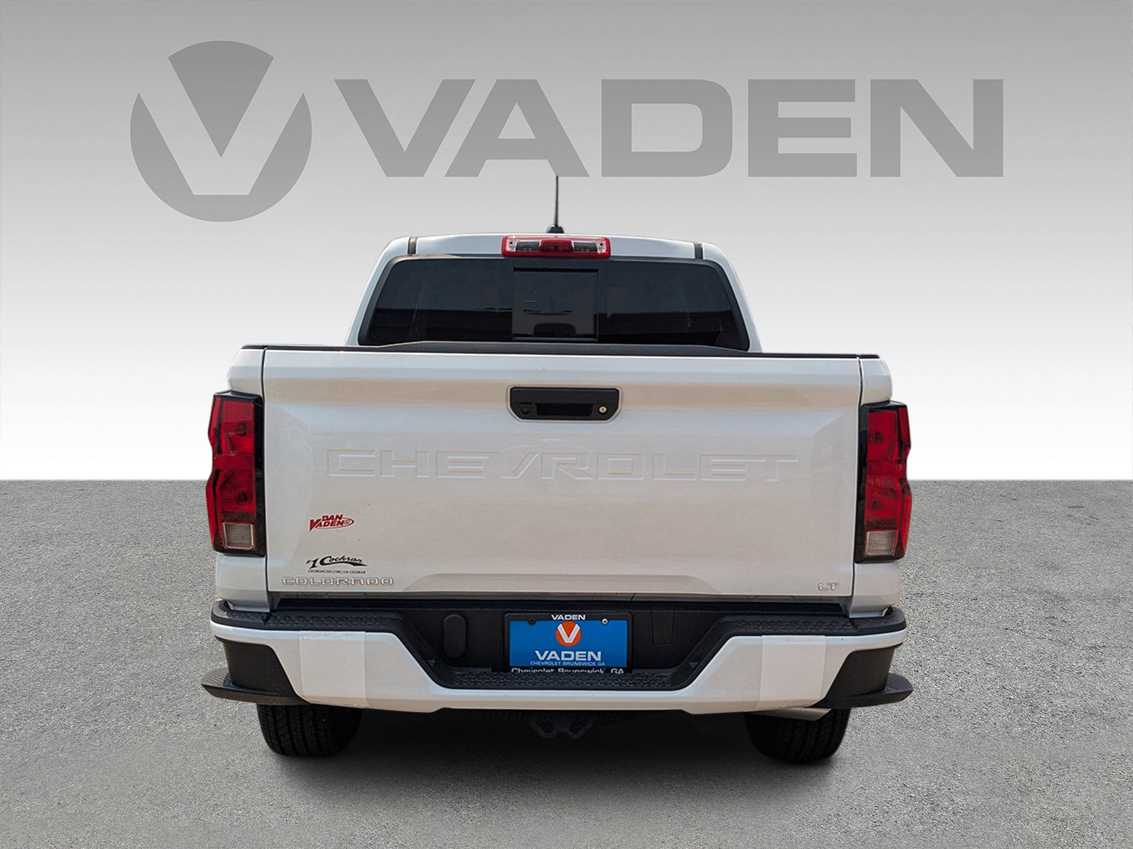 Used 2024 Chevrolet Colorado LT w/ LT Convenience Package II image 20