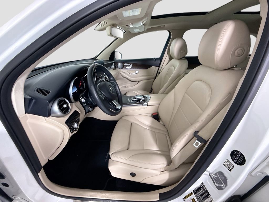 Used 2019 Mercedes-Benz GLC 350e 4MATIC image 19