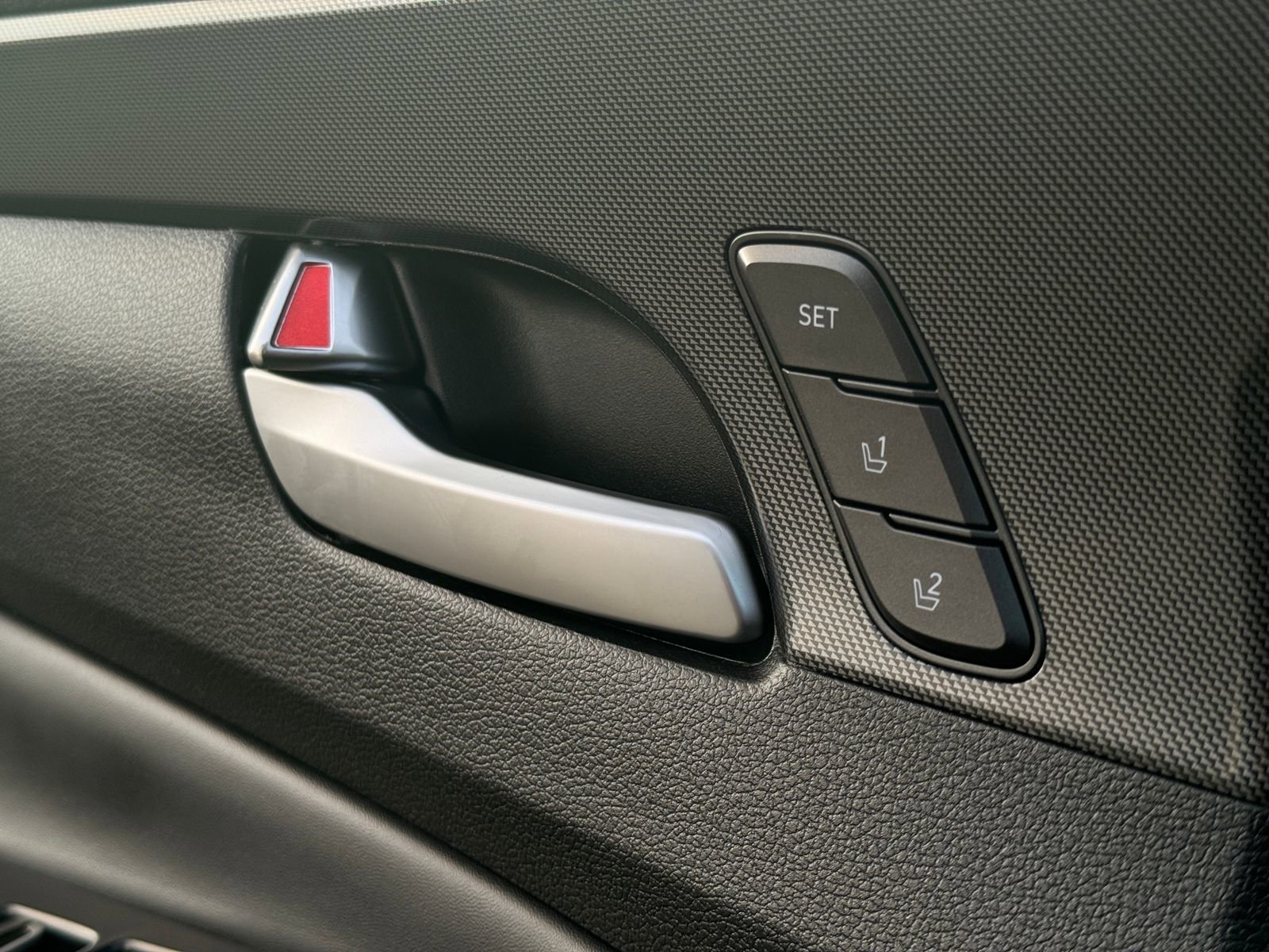 Used 2022 Hyundai Santa Fe Limited w/ Cargo Package image 38